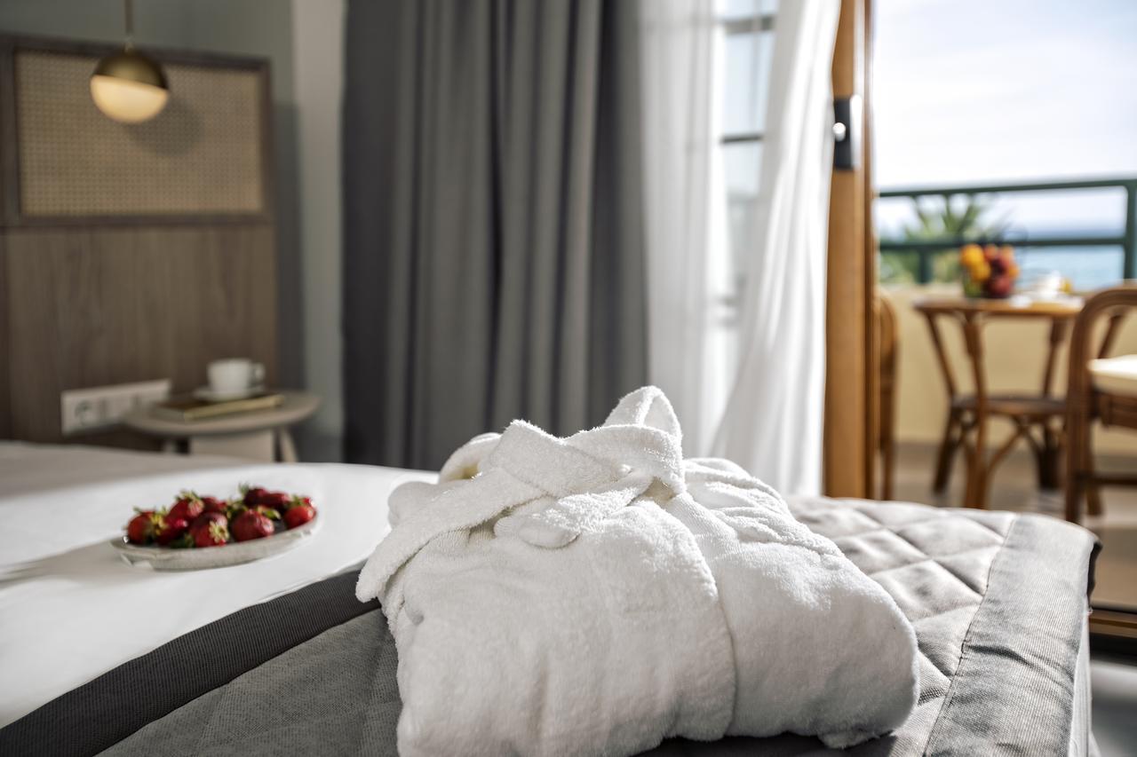 Possidi Holidays Resort & Suite Hotel מראה חיצוני תמונה