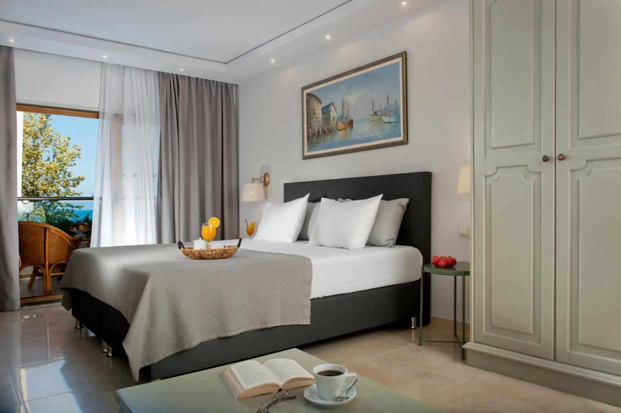 Possidi Holidays Resort & Suite Hotel מראה חיצוני תמונה